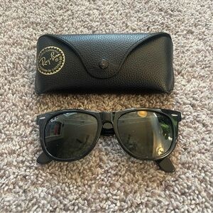 RayBan Women’s Sunglasses with case
